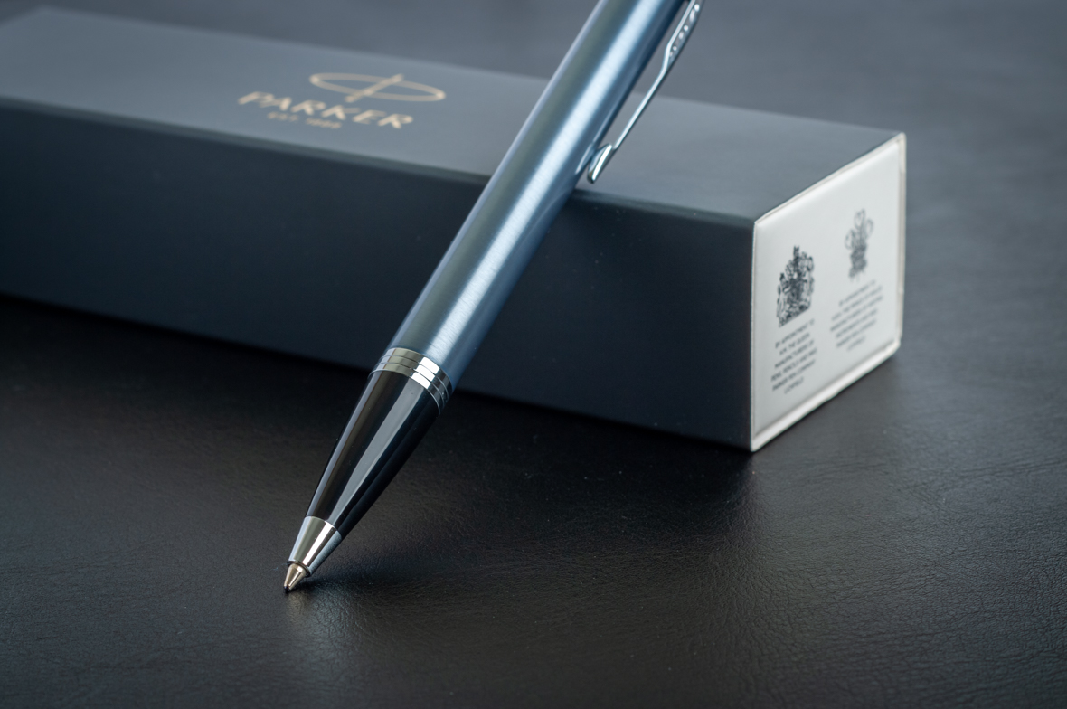 Греем ручки. Ручка Parker 2054841 Blue. Ручка Parker алюминиевая. Подставка для ручек Паркер. Ручка Паркер космос.
