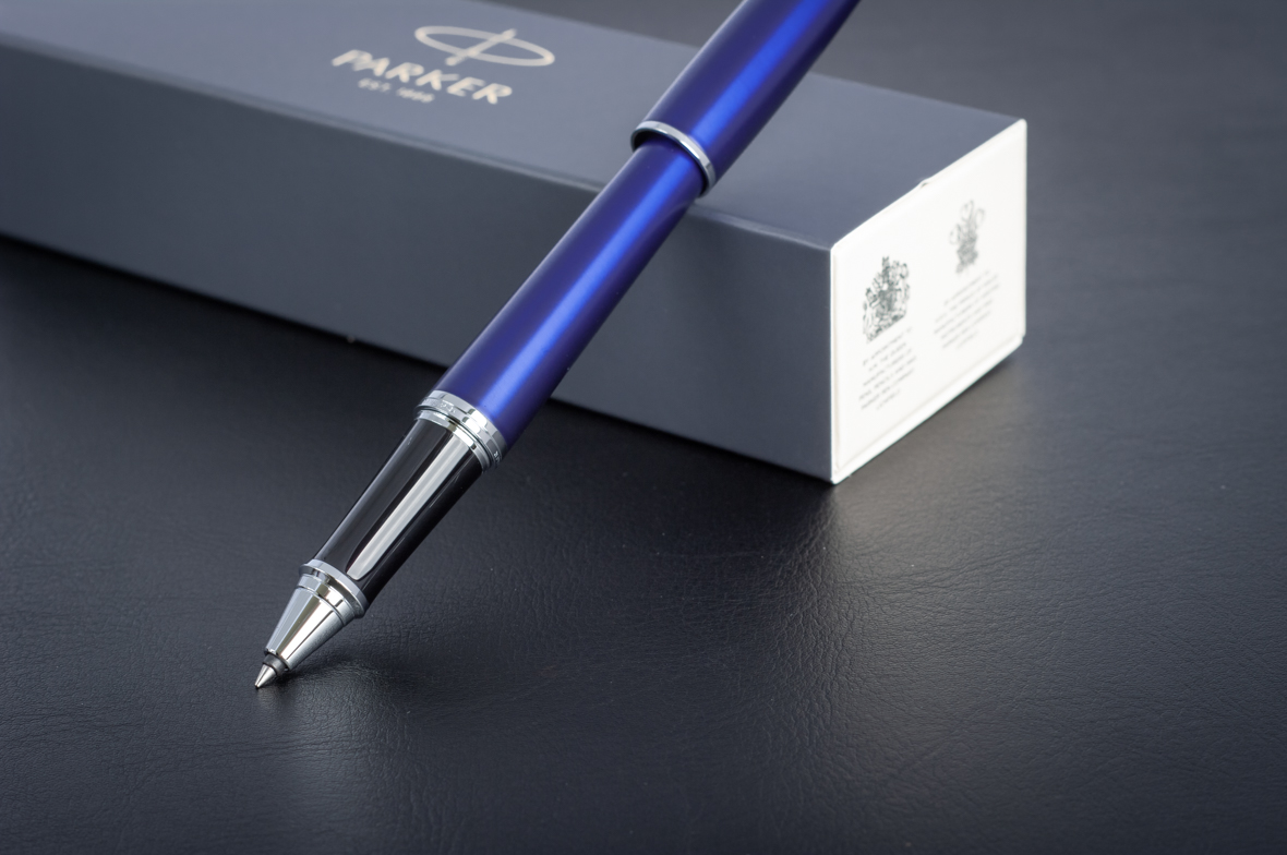 Что такое ручка роллер. Parker 51 Midnight Blue CT роллер. Ручка шар. Parker Urban nightsky Blue CT. Ручка-роллер «Conquest Blue». Parker Urban Night Sky Blue gt.